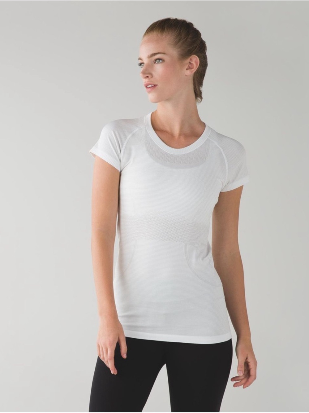 Lululemon Swiftly Tech Short Sleeve Crew
Heathered White size 10